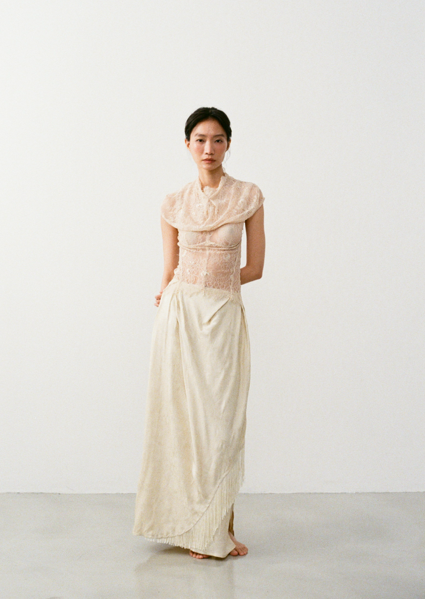 杏蕾絲上衣 LIGHT LACE TOP