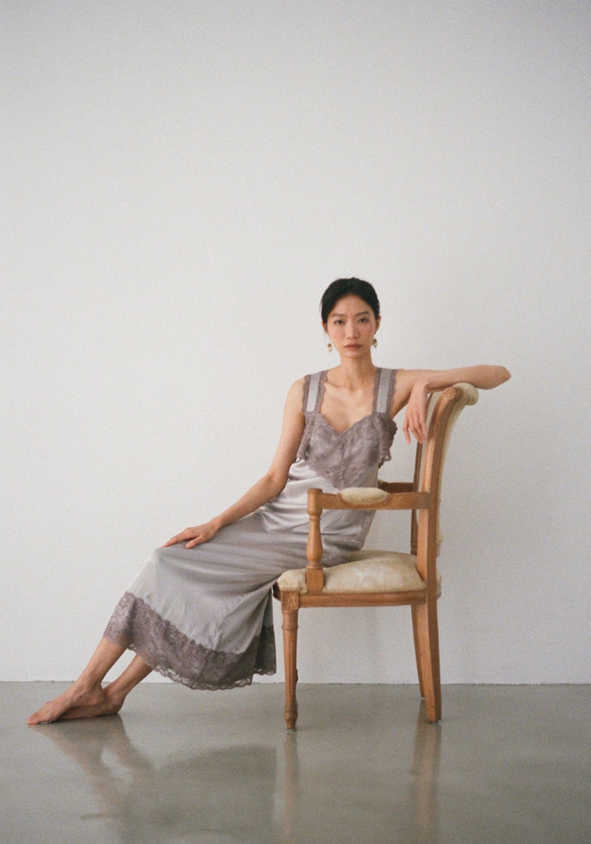 蕾絲絲緞洋裝 SILK LACE DRESS