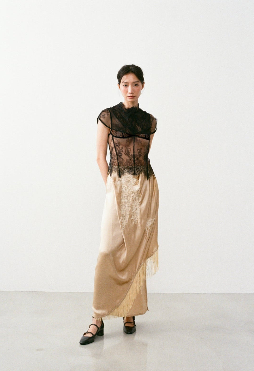 闇蕾絲上衣 DARK LACE TOP