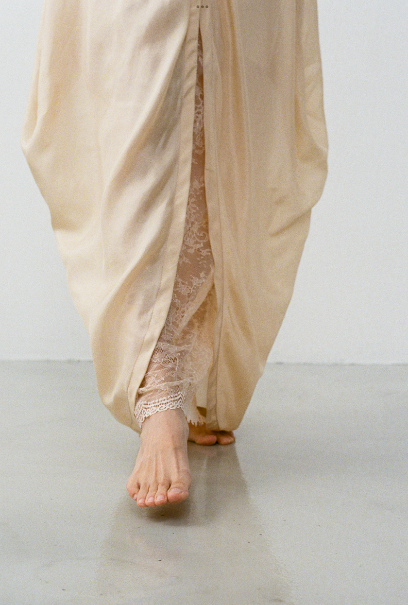 花苞蕾絲裙 LACE BUD SKIRT