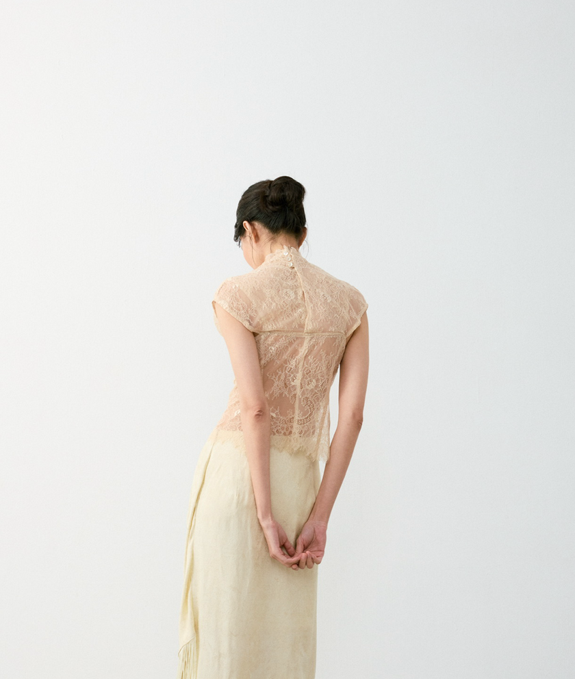 杏蕾絲上衣 LIGHT LACE TOP