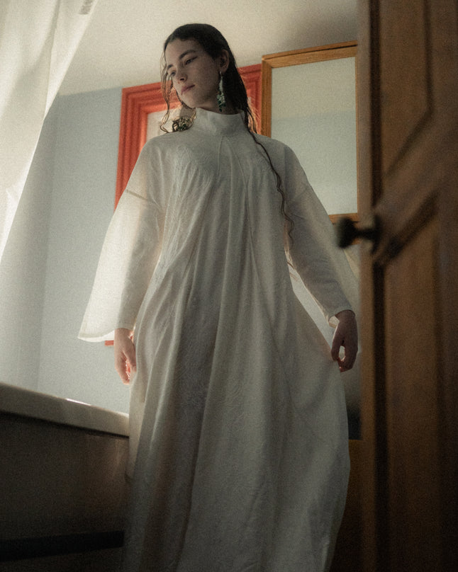 花畫日刺繡繭洋裝 White Embroidery Cocoon Dress