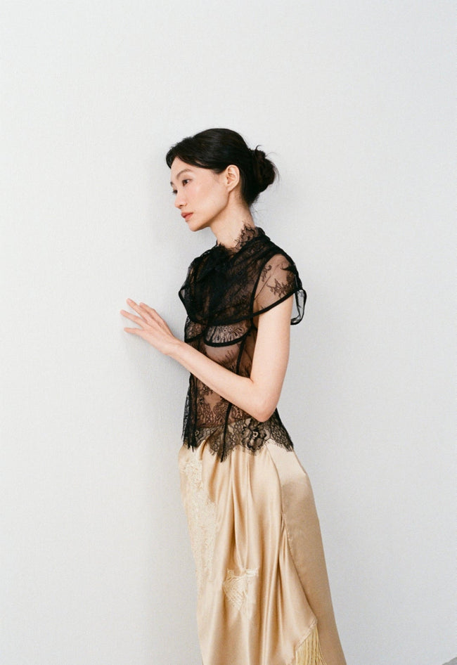 闇蕾絲上衣 DARK LACE TOP