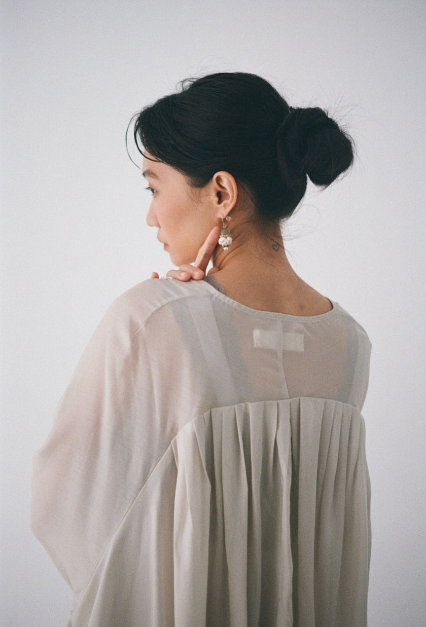珍珠垂墜罩衫 PEARL DRAPE COVER