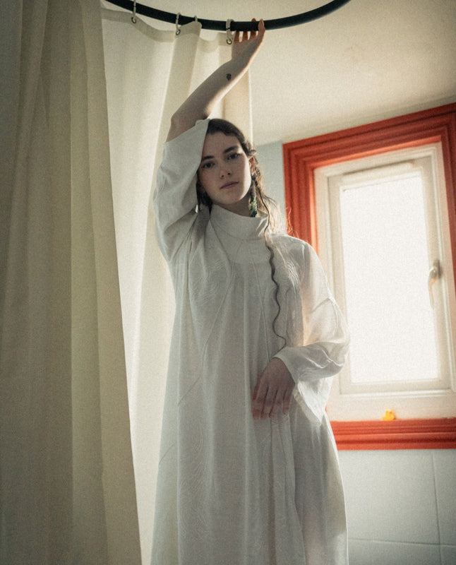 花畫日刺繡繭洋裝 White Embroidery Cocoon Dress