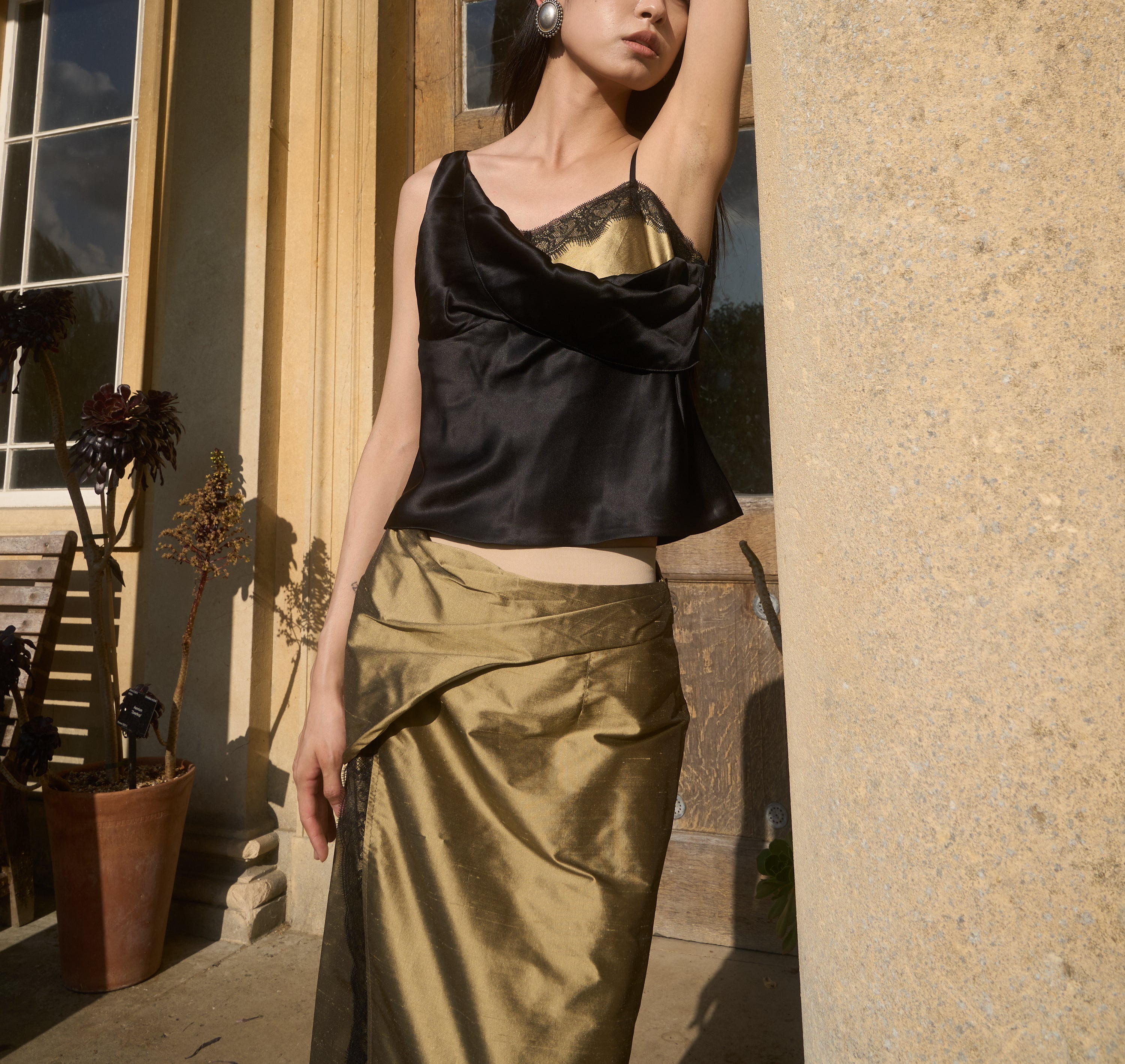 秘星垂墜上衣 Dark Calla Top