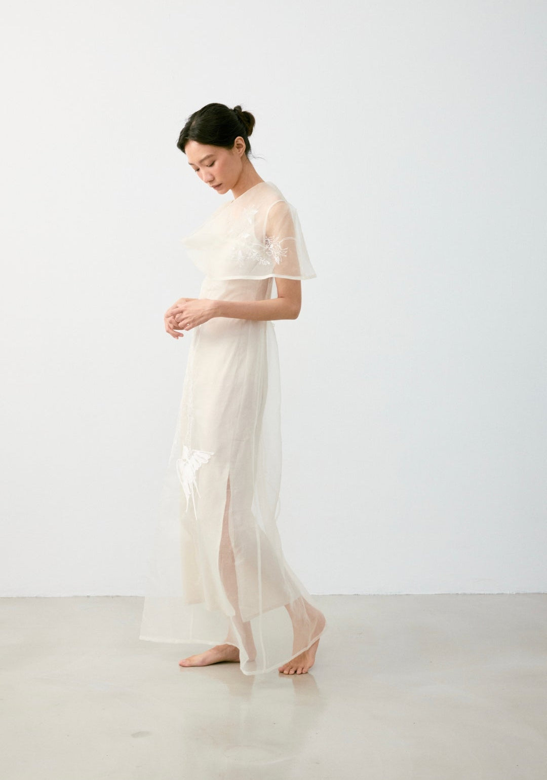 羽藤刺繡斗篷洋裝 WISTERIA& BIRD CAPE DRES